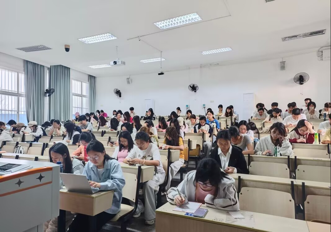 教育科学学院24级新生早自习顺利结束